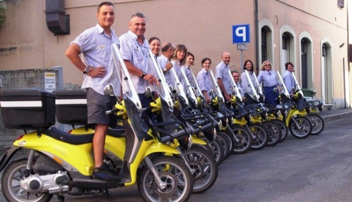 Lavorare in Poste Italiane: Benefici, Opportunità e Come Candidarsi