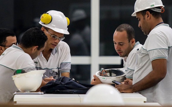 Lavorare presso Fiat Chrysler Automobiles (FCA) in Italia: Opportunità e Benefici
